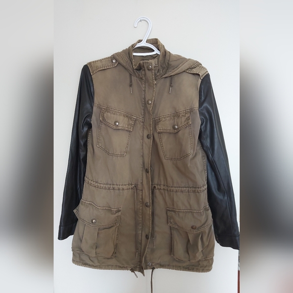 Vintage Aritzia/Talula Cargo Jacket - Picture 7 of 8